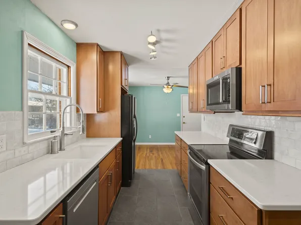 2218 Bluff Blvd, Columbia, MO 65201