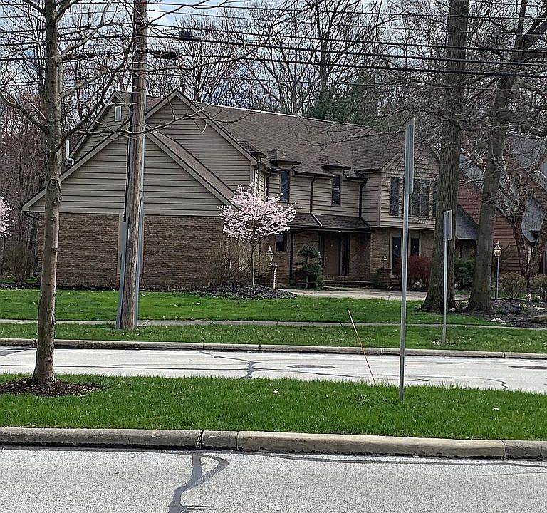 2nd image of 2221 Brigadoon Ct