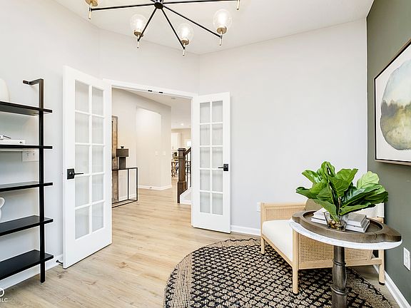4th image of 8450 Leander Ave