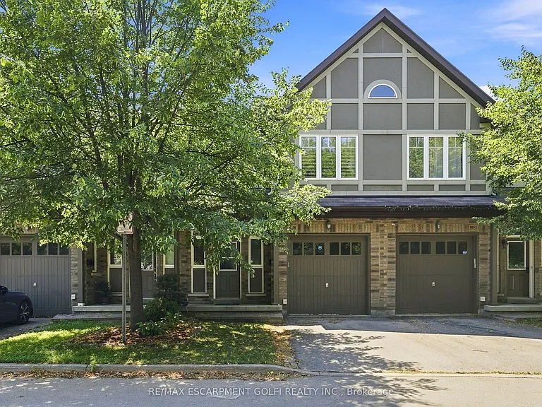 1050 Ryckman Cmn — Photo 1