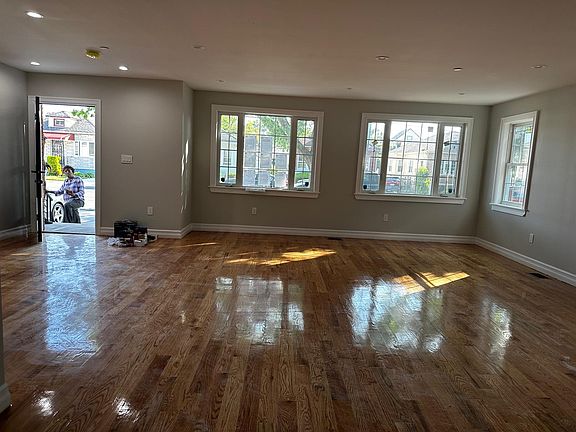 4th image of 13211 160th St Floor 1
