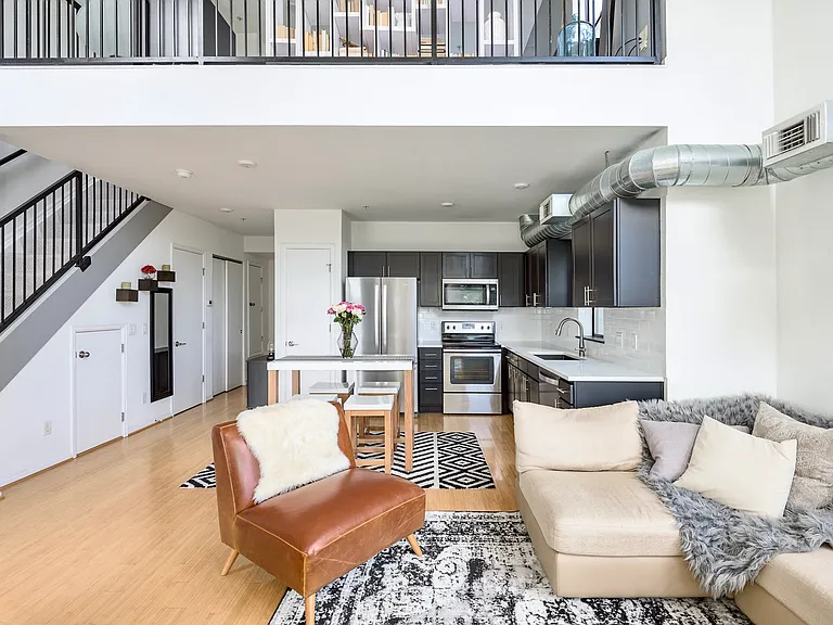 2034 W 31st Ave — Photo 8