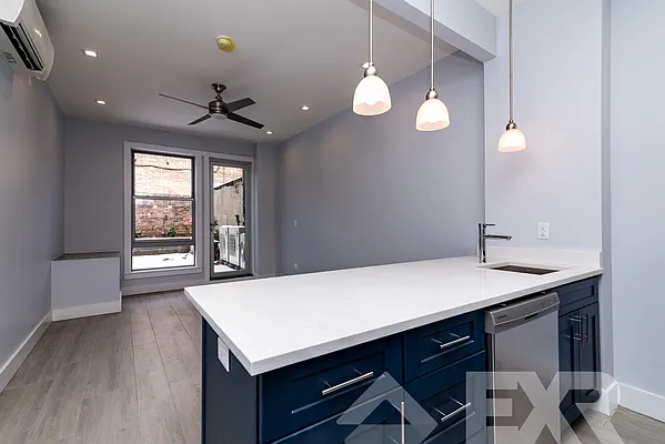 Rented by EXR | media 1