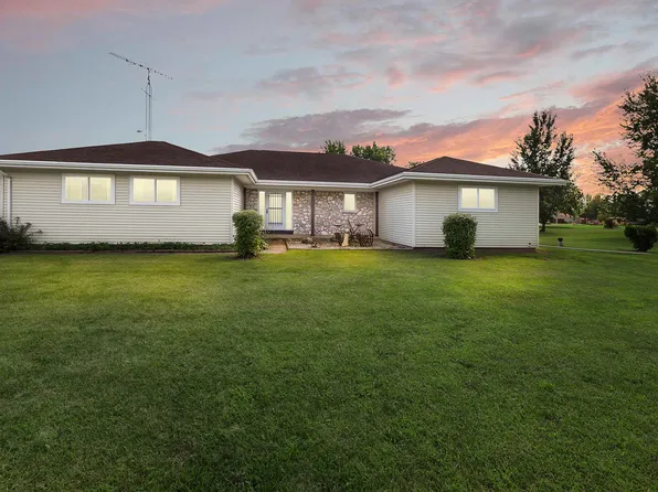 W6984 Fox Dr, Fond Du Lac, WI 54937