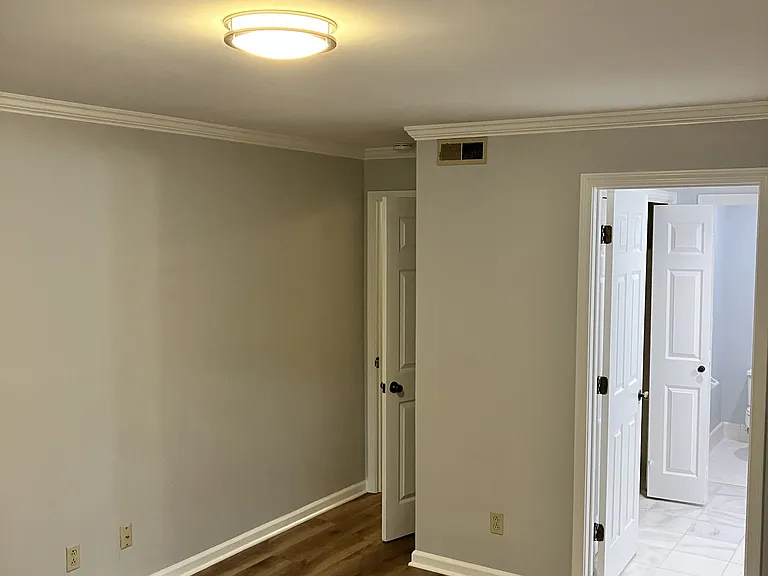 119 Hillsboro Pl — Photo 8