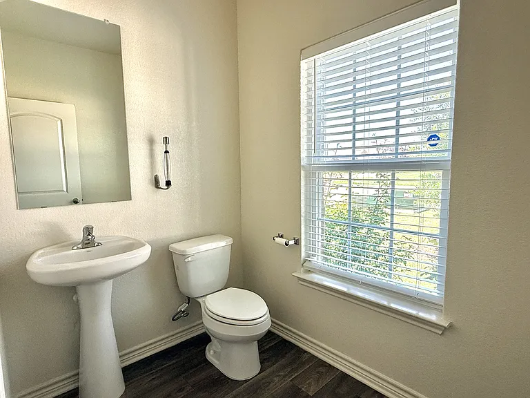 109 Sunnymeade Ln — Photo 4