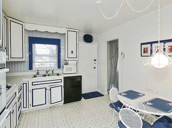 4th image of 2101 Kemble Ave