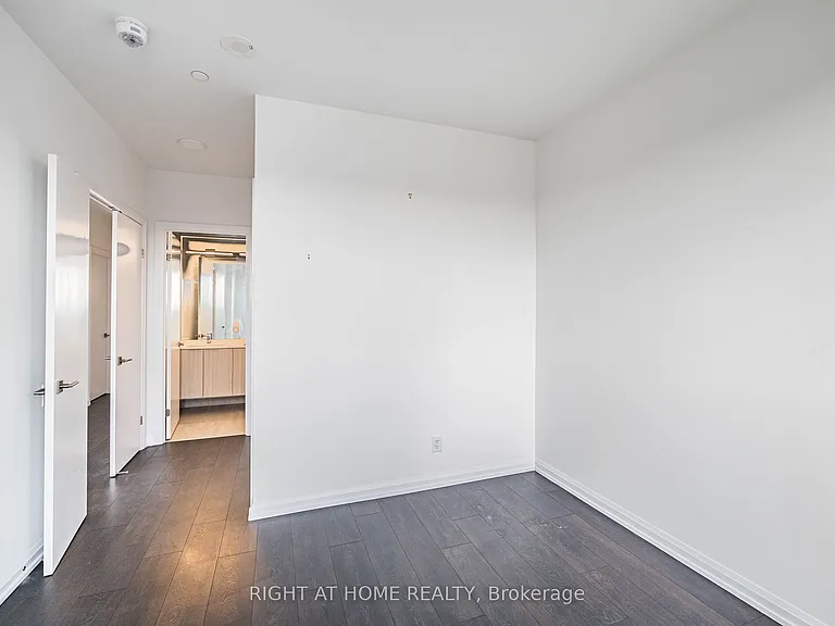 4208 Dundas St W #513 — Photo 21
