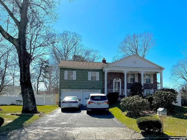 4 Teele Drive, Coram, NY 11727