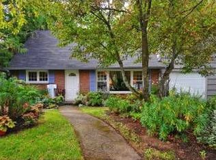 8025 41st Ave NE, Seattle, WA 98115