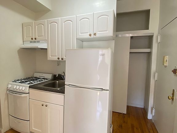 4th image of 245 E 33rd St APT 3F