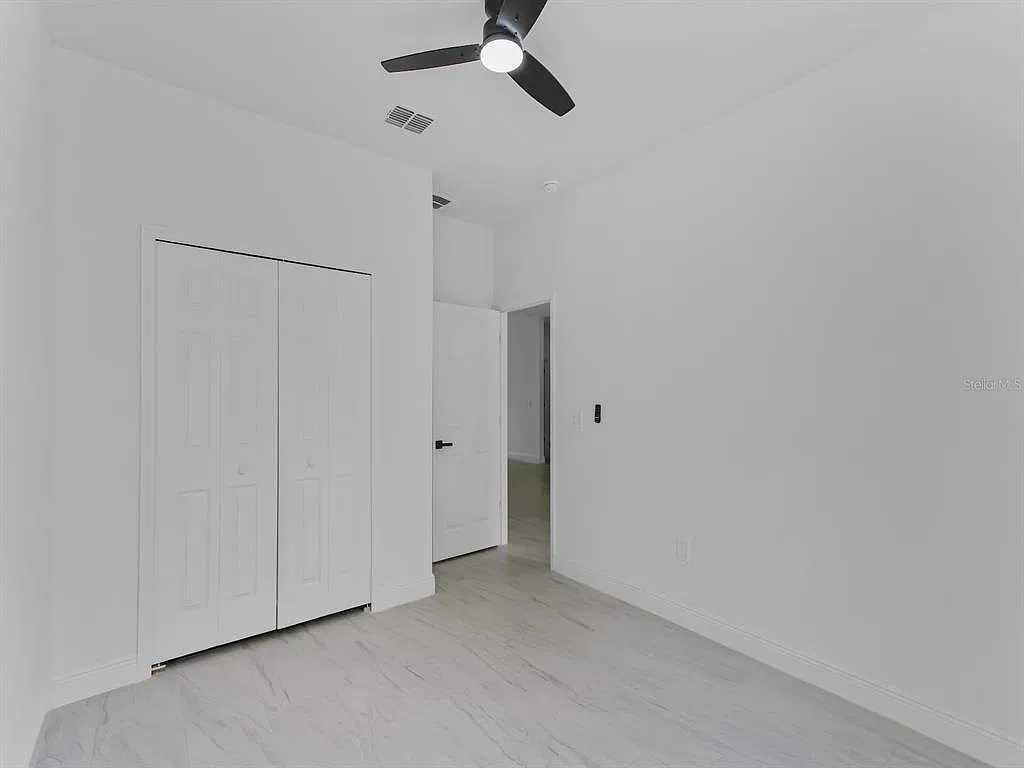 3 bed, 2.0 bath, 1303 sqft, $2,500 — Photo 3
