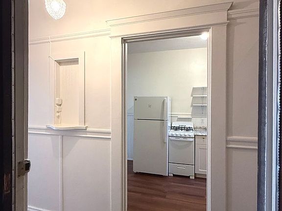 2nd image of 1650 Clay St APT 2