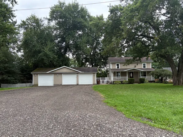 6422 Edison St NE, Hartville, OH 44632