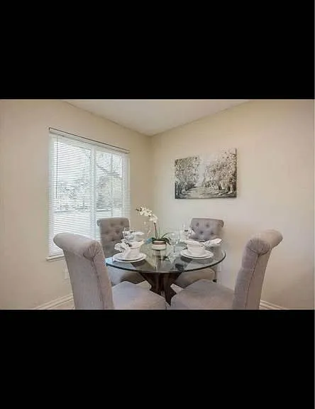 2462 Balme Dr — Photo 5