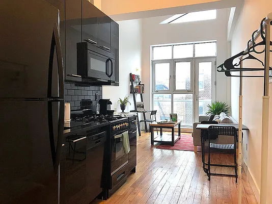 Rented by Compass | media 10