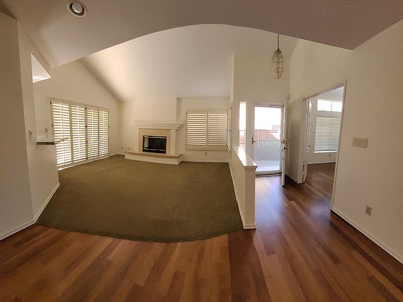 ENTRANCE, FAMILY ROOM