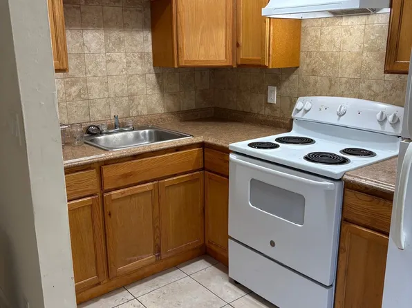 826 NE 16th St, Fort Lauderdale, FL 33304