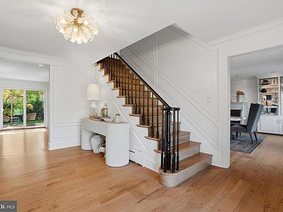 3rd image of 1234 Forest Hill Dr