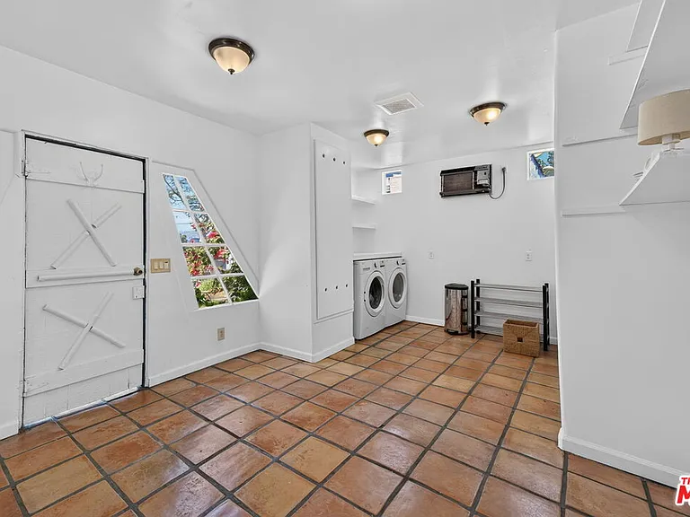 1221 Edris Dr — Photo 39