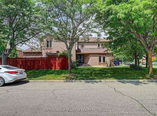 3246 Fanleaf Dr, Mississauga, ON L5N 7C9