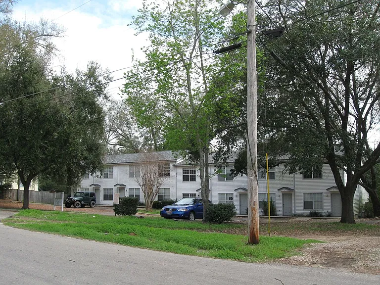 807 Richmond Street — Photo 8