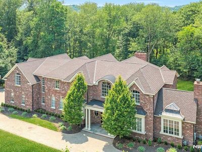 356 Indian Trail Dr, Franklin Lakes, NJ, 07417