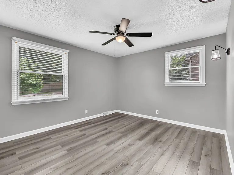 409 Christopher Dr — Photo 16