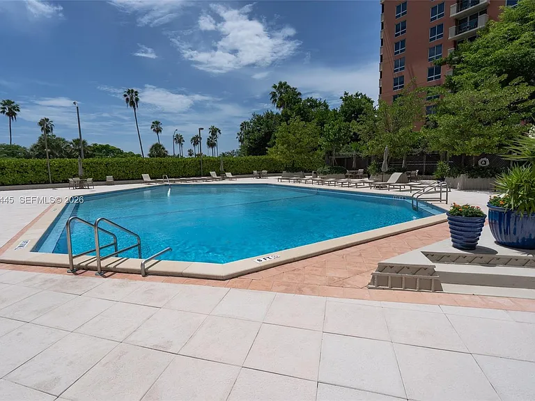 2901 S Bayshore Dr #2G — Photo 18