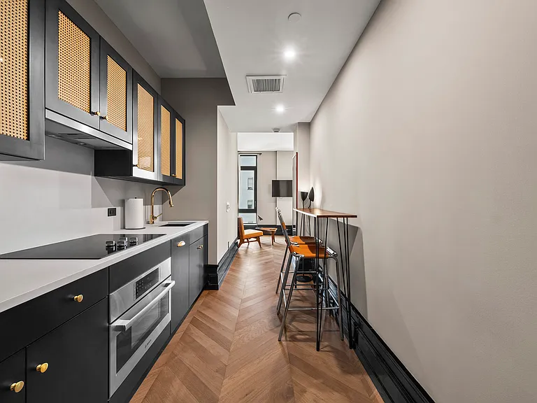185 Chrystie St #1001 — Photo 8