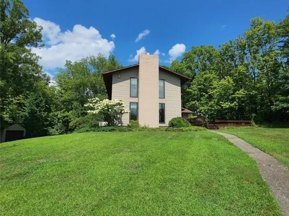 2917 W Bath Rd, Akron, OH 44333