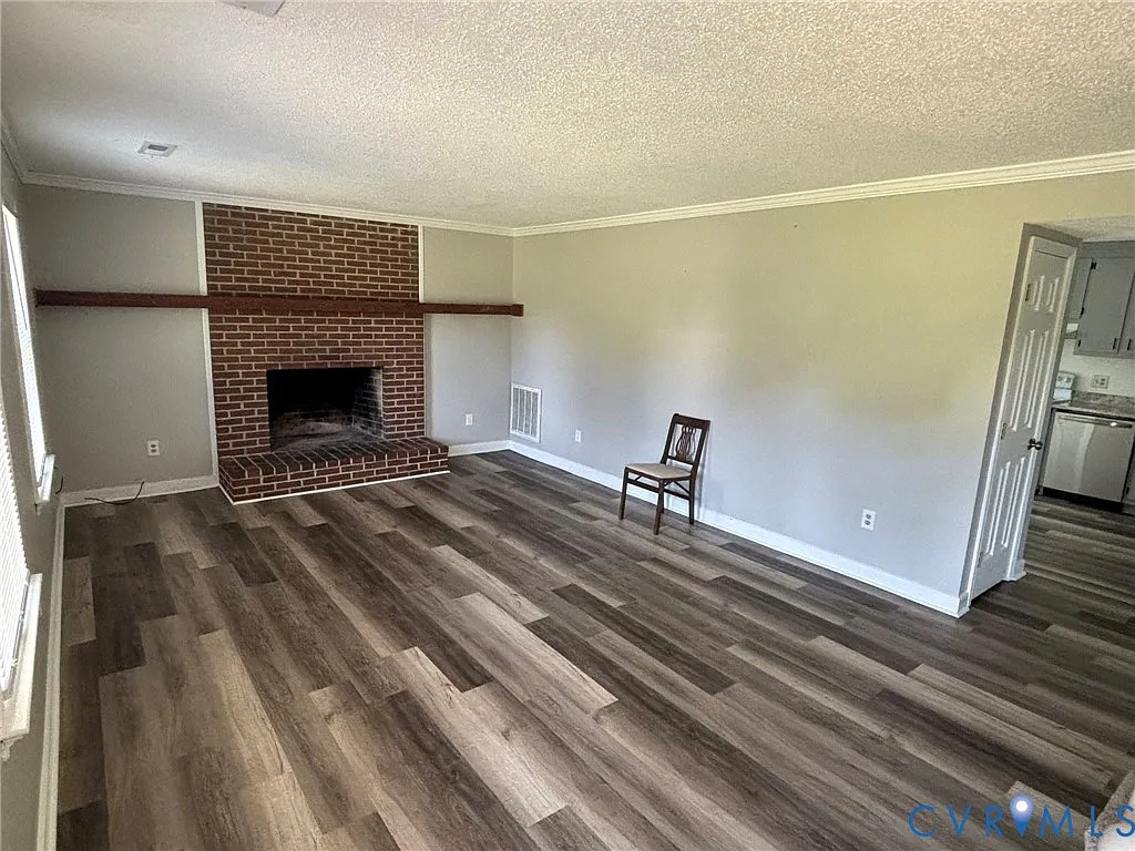 2 bed, 1.5 bath, 1176 sqft, $1,995 — Photo 3