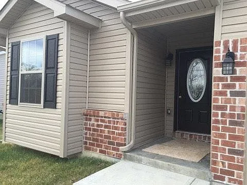 514 Sceptre Dr — Photo 3