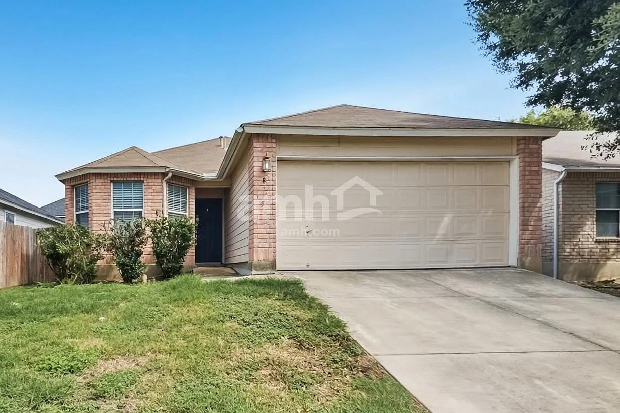 3 bed, 2.0 bath, 1700 sqft, $1,745 — Photo 1