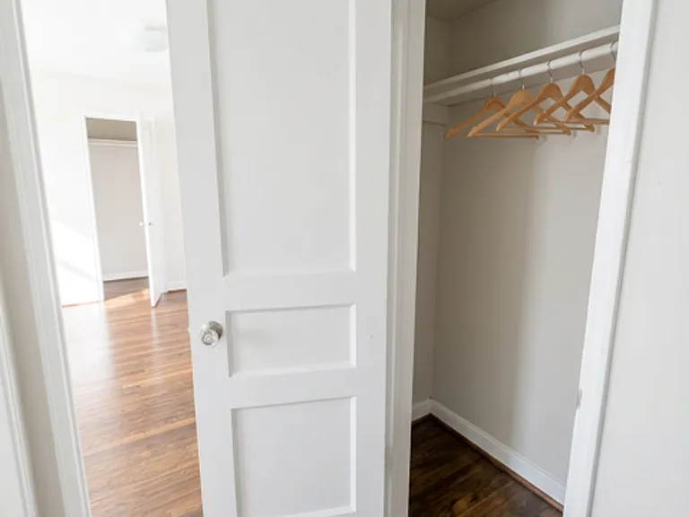 Avondale I Apartments — Photo 22