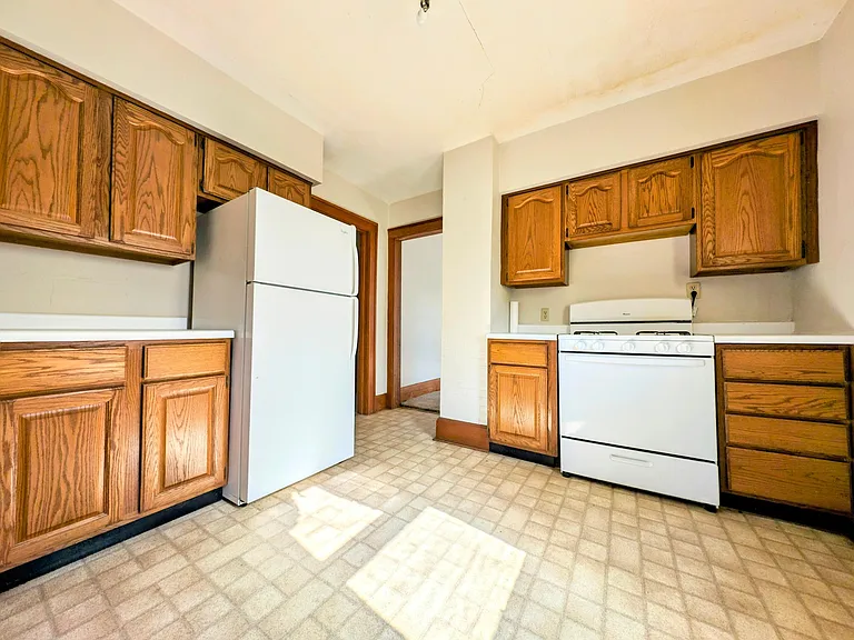 500 4th St SW — Photo 3