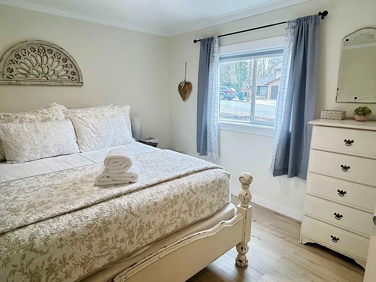 1021 W Mill Ave — Photo 12