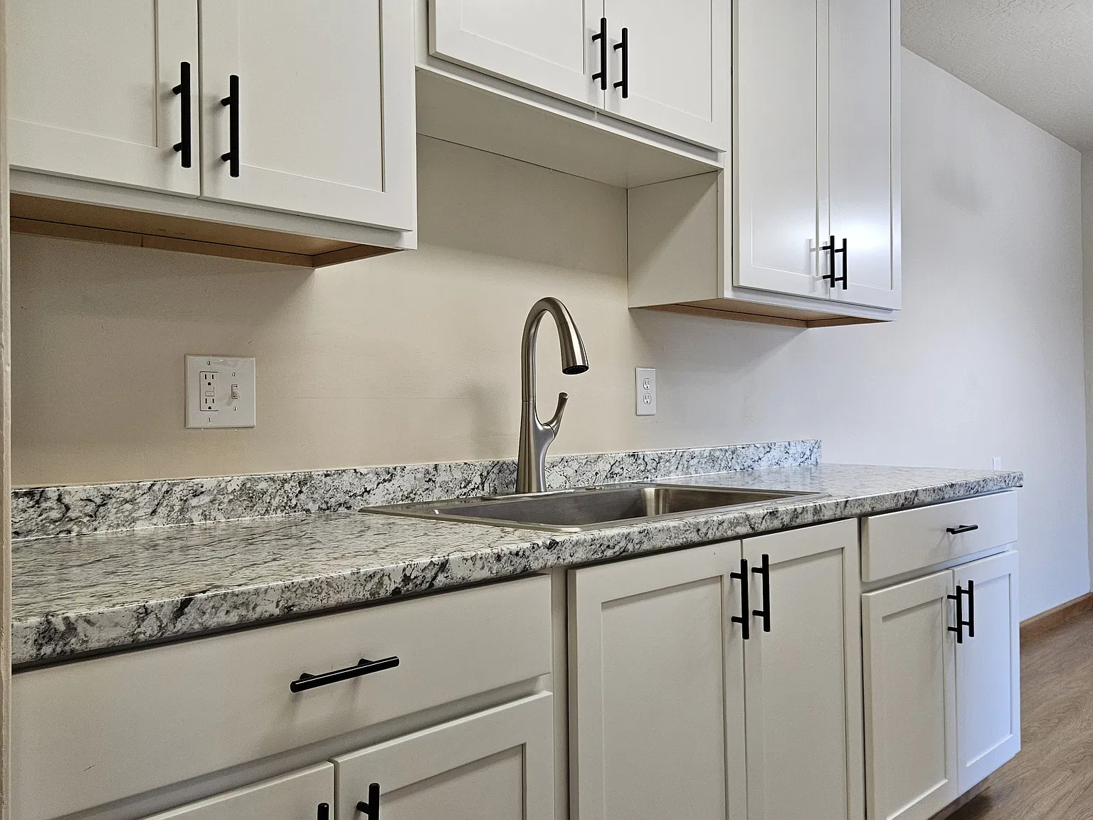 2 bed, 1.5 bath, 951 sqft, $2,395 — Photo 2