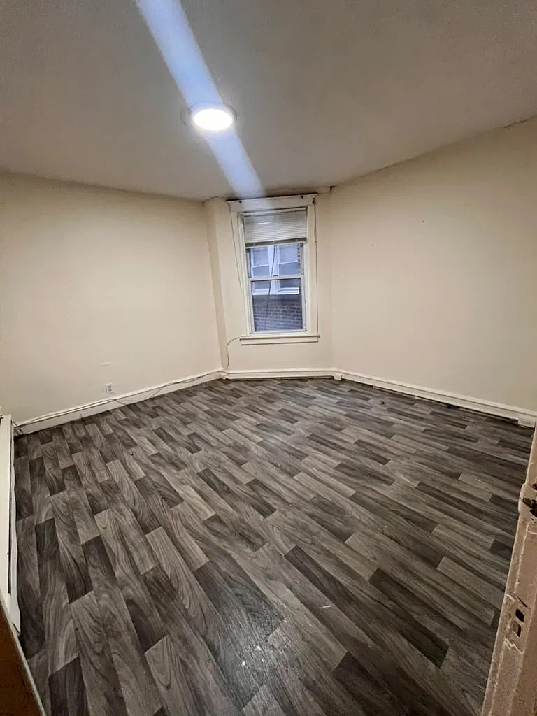 2 bed, $1,300 — Photo 3