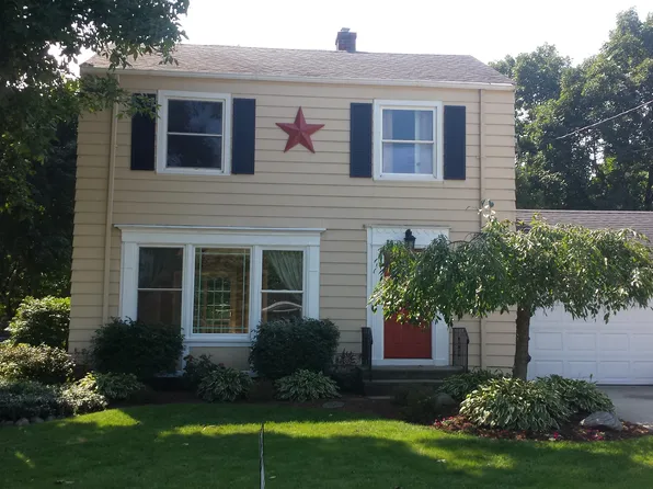 92 Orchard Dr NW, Sparta, MI 49345