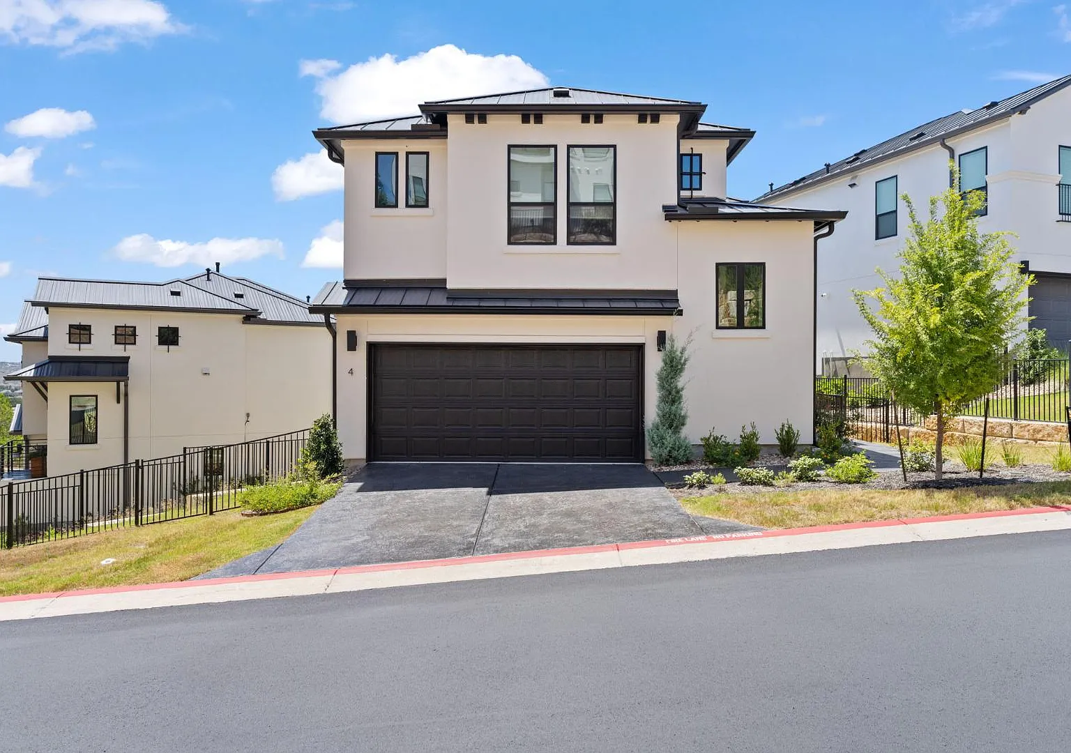 4 Maybury Way — Photo 1