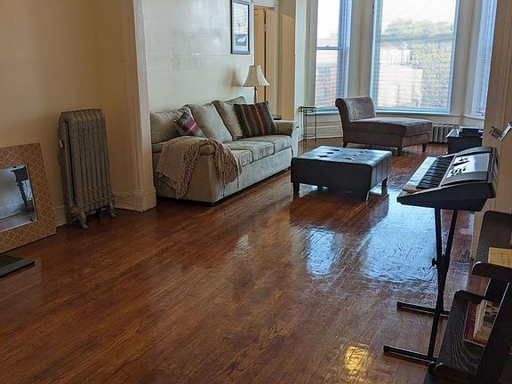 2nd image of 2813 W Washington Blvd