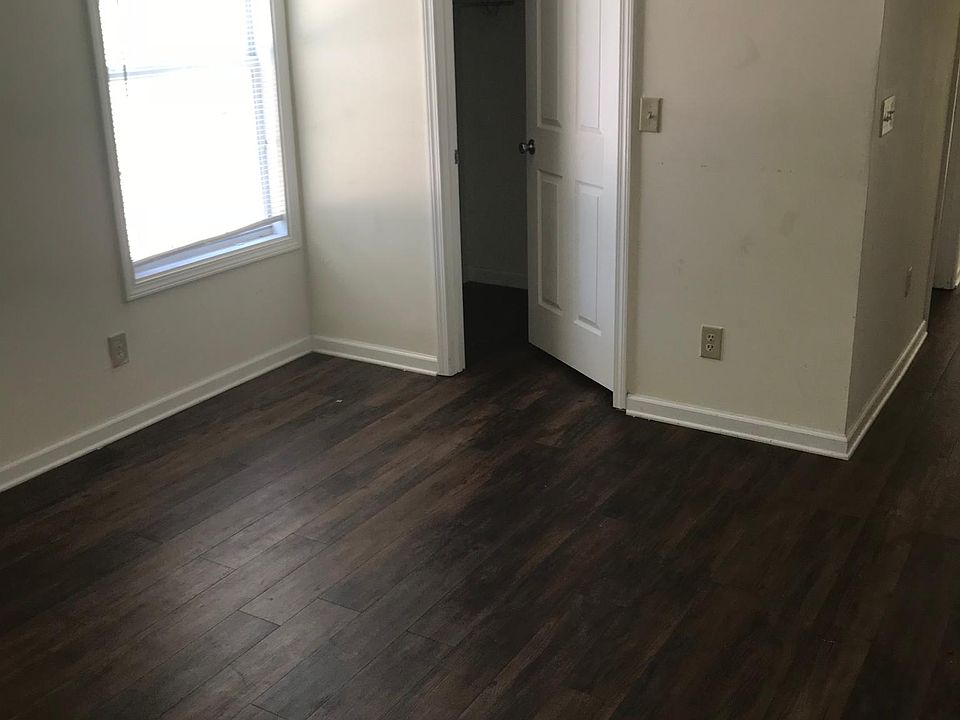 2nd image of 1516 18th Ave E