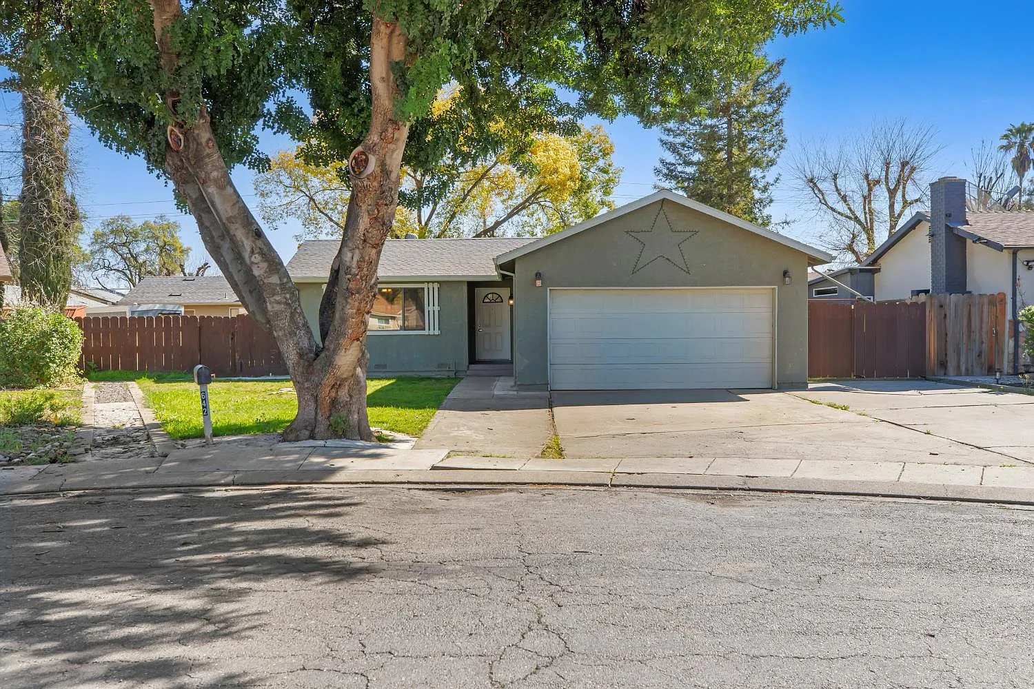 642 Wanzia Ct photo 1