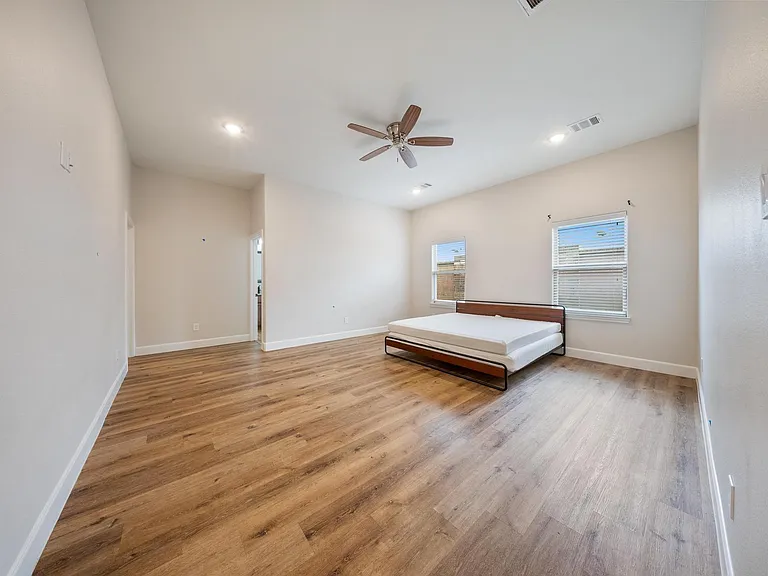 2019 Olivos St — Photo 10