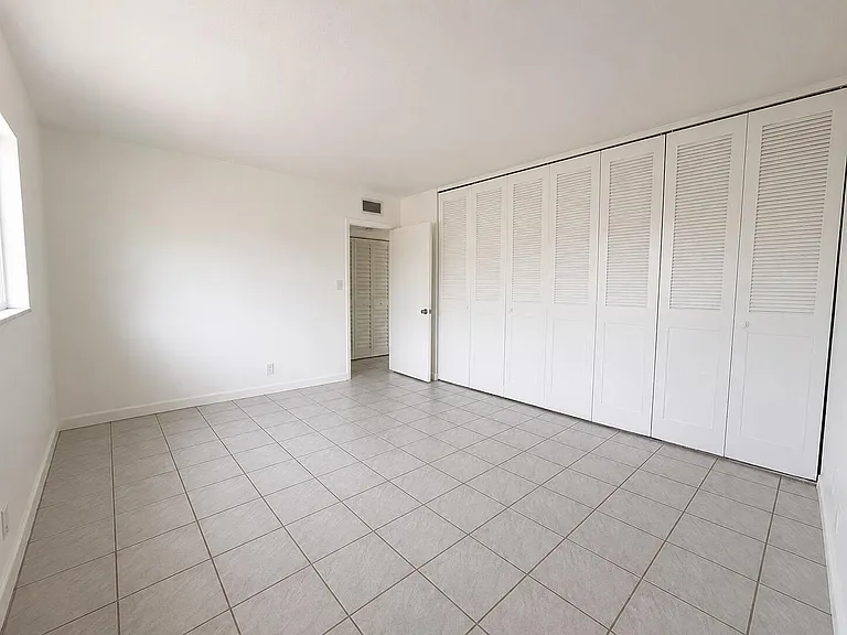 1857 Jefferson St #304 — Photo 10
