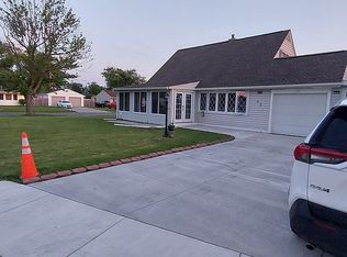 60 Crescent Rd, Grand Island, NY 14072