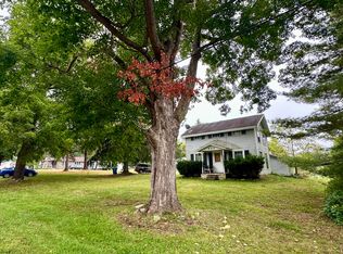 423 Sherwood Rd, Bellevue, MI 49021