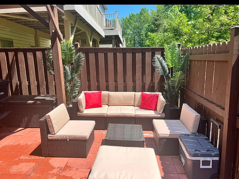 Back patio- fenced in