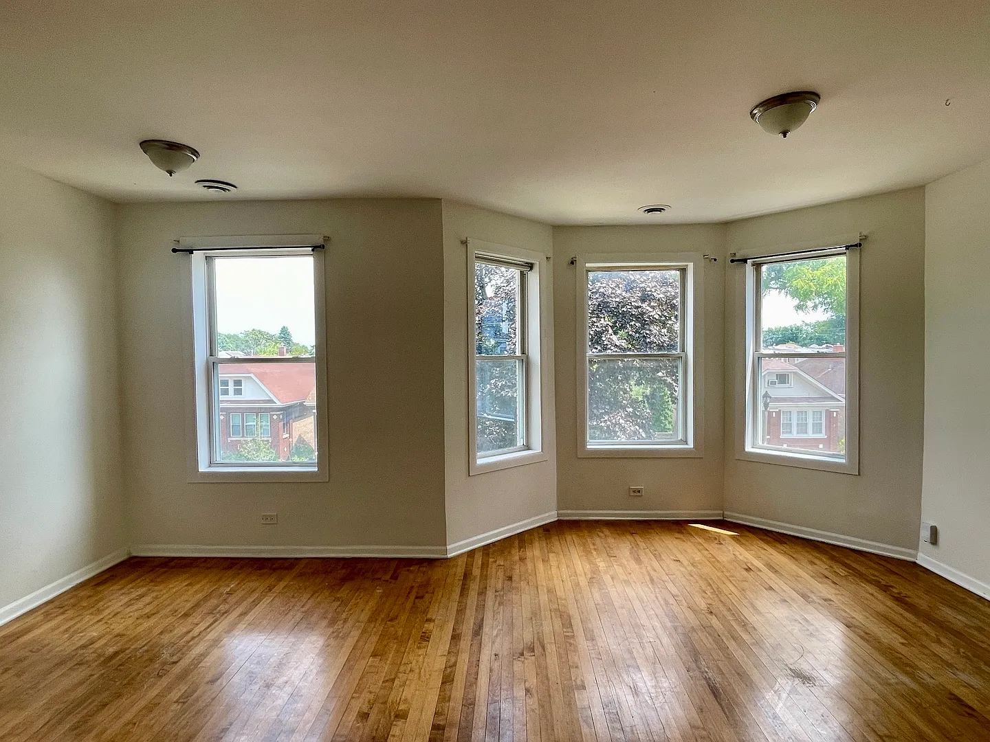 2 bed, $1,800 — Photo 2